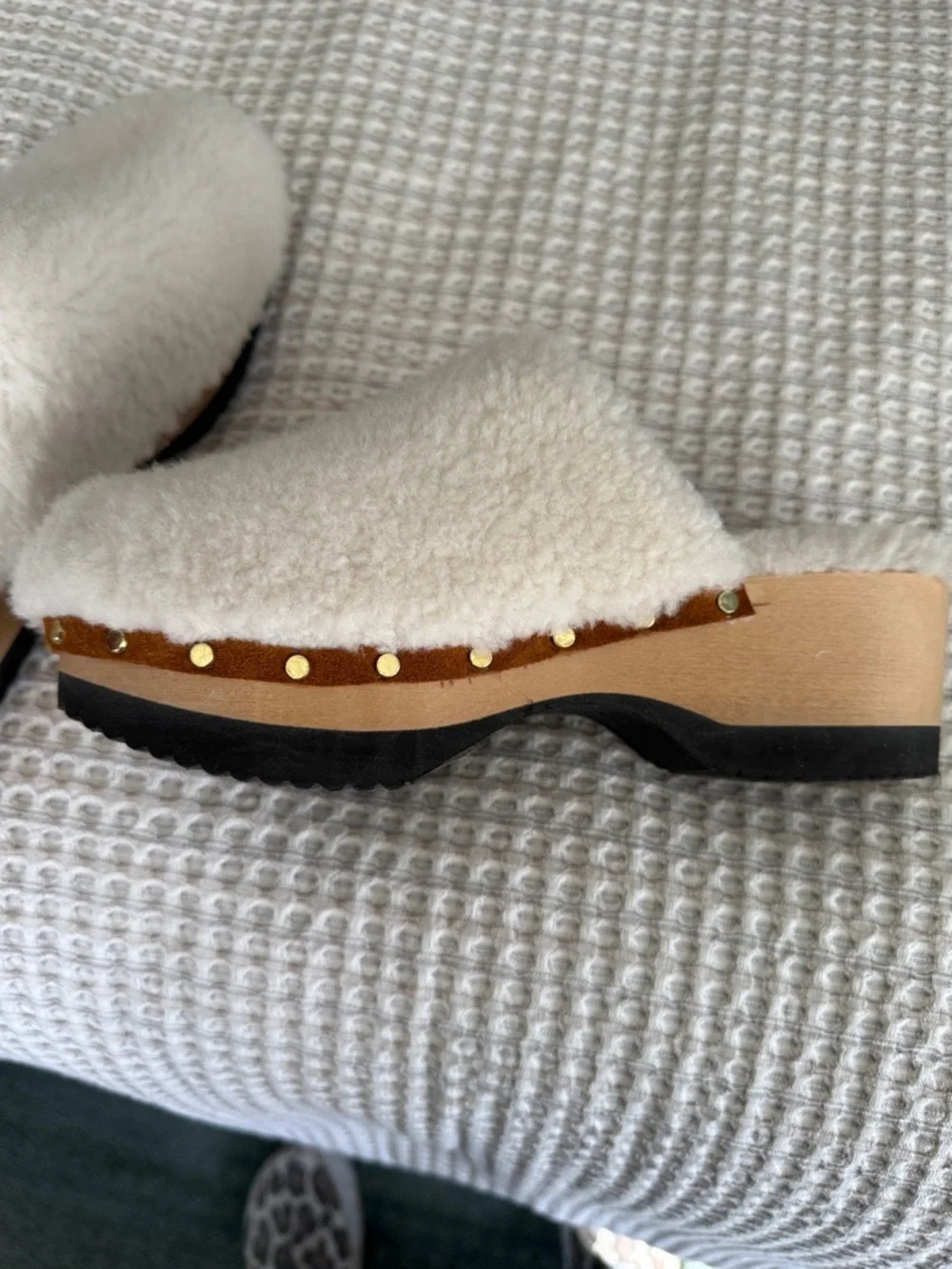 M. Gemi Cream Shearling Slip-On Mules with Tan Suede Inset. The Greta. - Picture 5 of 5